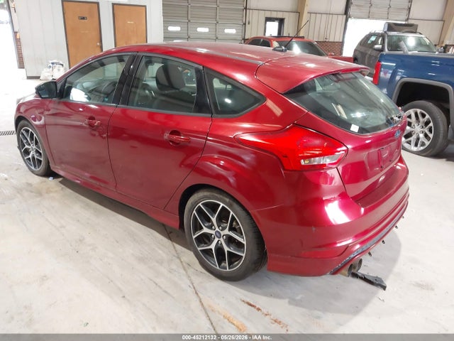 45212132 :رقم المزاد ، 1FADP3K24FL378185 vin ، 2015 Ford Focus Se مزاد بيع