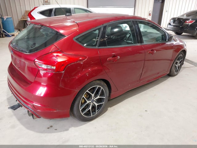 45212132 :رقم المزاد ، 1FADP3K24FL378185 vin ، 2015 Ford Focus Se مزاد بيع