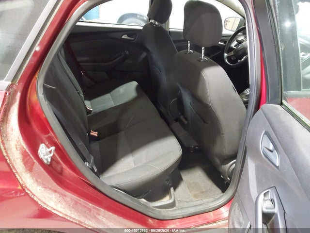 45212132 :رقم المزاد ، 1FADP3K24FL378185 vin ، 2015 Ford Focus Se مزاد بيع