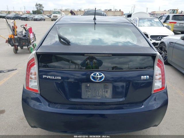 Toyota Prius Two 2015 JTDKN3DU3F2003111 Image 16