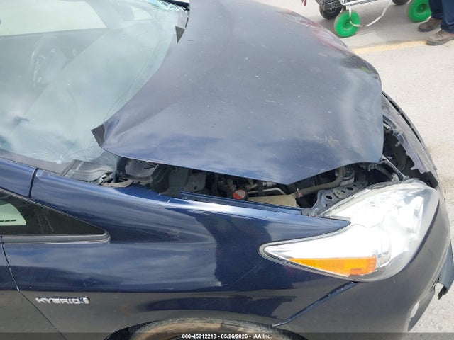 Toyota Prius Two 2015 JTDKN3DU3F2003111 Image 19
