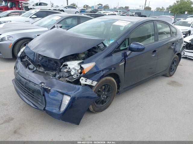 Toyota Prius Two 2015 JTDKN3DU3F2003111 Image 2