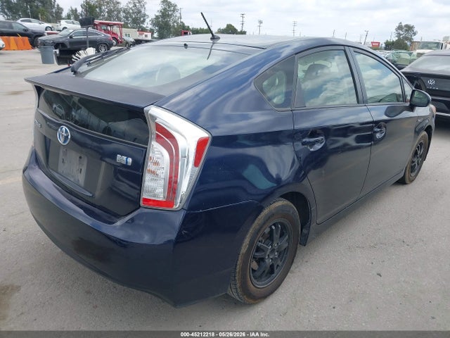Toyota Prius Two 2015 JTDKN3DU3F2003111 Image 4