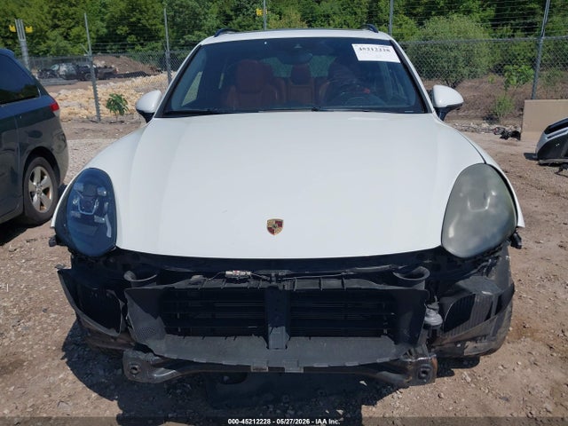 Auction sale of the 2016 Porsche Cayenne Turbo S, vin: WP1AC2A24GLA86864, lot number: 45212228