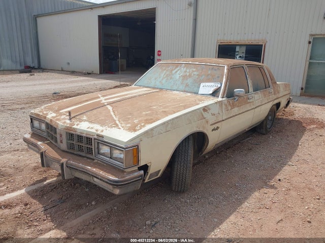 45212234 :رقم المزاد ، 1G3AX69Y1BM259717 vin ، 1981 Oldsmobile 98 Regency مزاد بيع