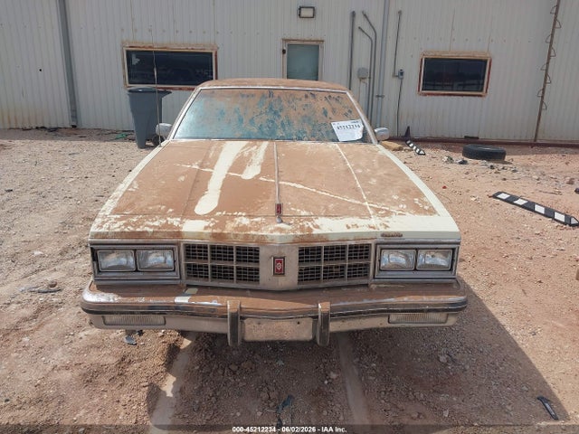 45212234 :رقم المزاد ، 1G3AX69Y1BM259717 vin ، 1981 Oldsmobile 98 Regency مزاد بيع