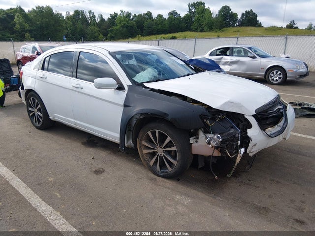 Chrysler 200 Touring 2014 1C3CCBBG6EN192257 zdjęcie główne