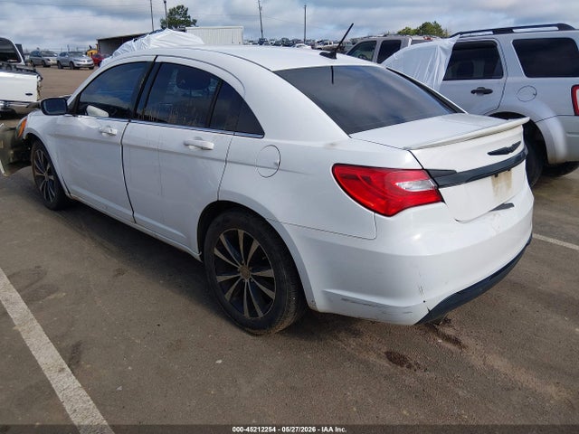 Chrysler 200 Touring 2014 1C3CCBBG6EN192257 Image 3