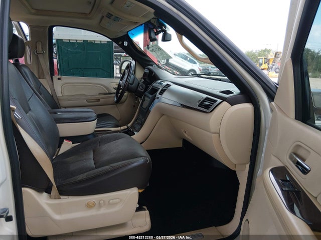 45212280 :رقم المزاد ، 1GYFC66848R211821 vin ، 2008 Cadillac Escalade Esv Standard مزاد بيع