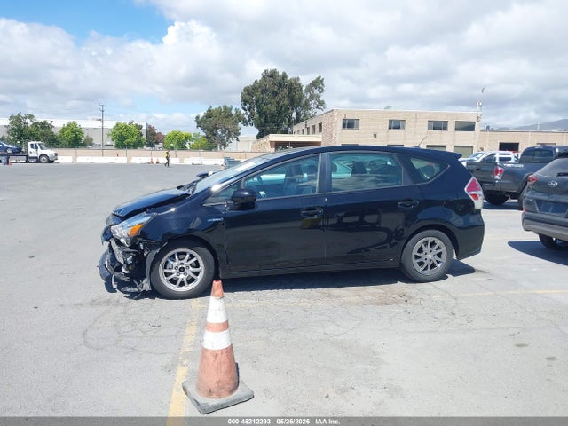 JTDZN3EU3HJ060608 Toyota Prius V Four