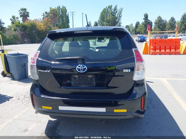JTDZN3EU3HJ060608 Toyota Prius V Four