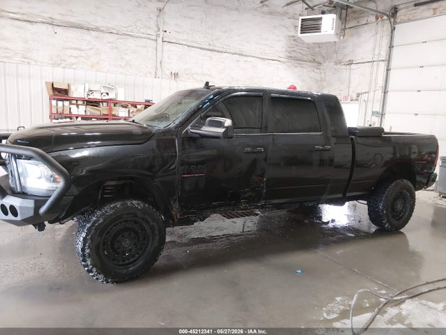 3C6UR5NL3HG517170 RAM 2500 Laramie 4x4 6&#039;4 Box