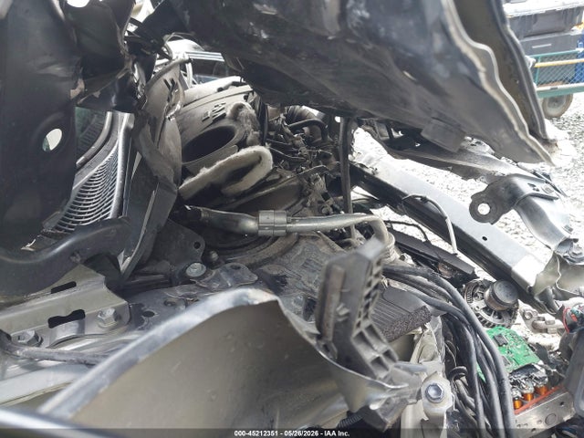 5YFBURHE4FP304884 Toyota COROLLA LE