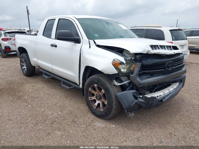 Продажа на аукционе авто 2017 Toyota Tundra Sr 4.6l V8, vin: 5TFRM5F16HX117013, номер лота: 45212387