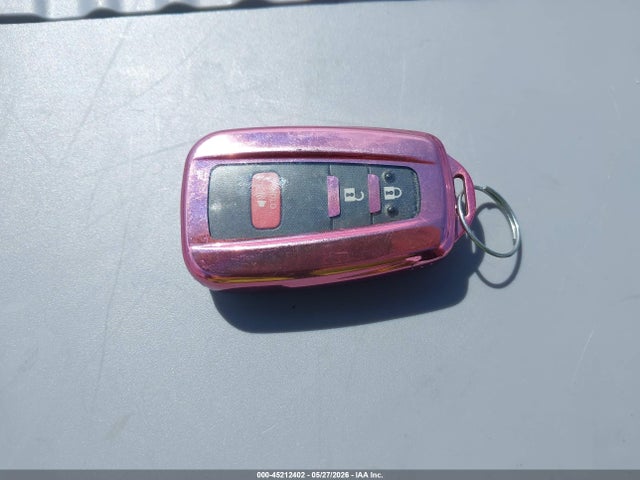 NMTKHMBX6MR129087 Toyota C-HR XLE