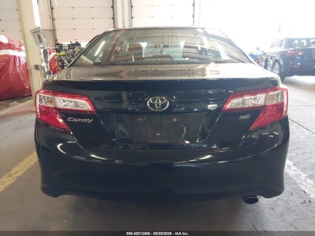 45212405 :رقم المزاد ، 4T1BF1FK0EU787095 vin ، 2014 Toyota Camry Se مزاد بيع