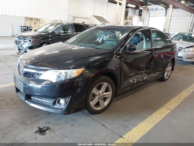 45212405 :رقم المزاد ، 4T1BF1FK0EU787095 vin ، 2014 Toyota Camry Se مزاد بيع