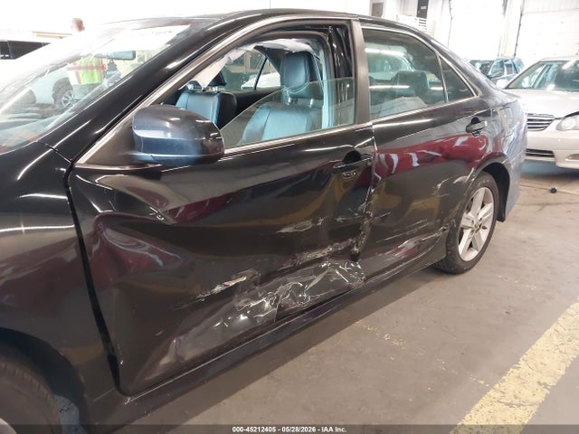 45212405 :رقم المزاد ، 4T1BF1FK0EU787095 vin ، 2014 Toyota Camry Se مزاد بيع