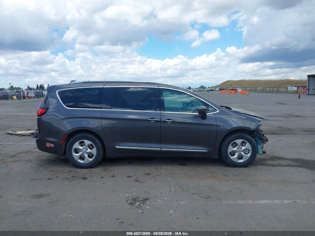 Chrysler Pacifica Hybrid Touring L 2018 2C4RC1L79JR236831 Image 14
