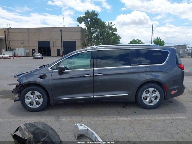 Chrysler Pacifica Hybrid Touring L 2018 2C4RC1L79JR236831 Image 15