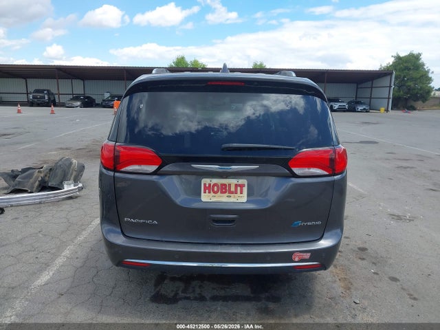 Chrysler Pacifica Hybrid Touring L 2018 2C4RC1L79JR236831 Image 17