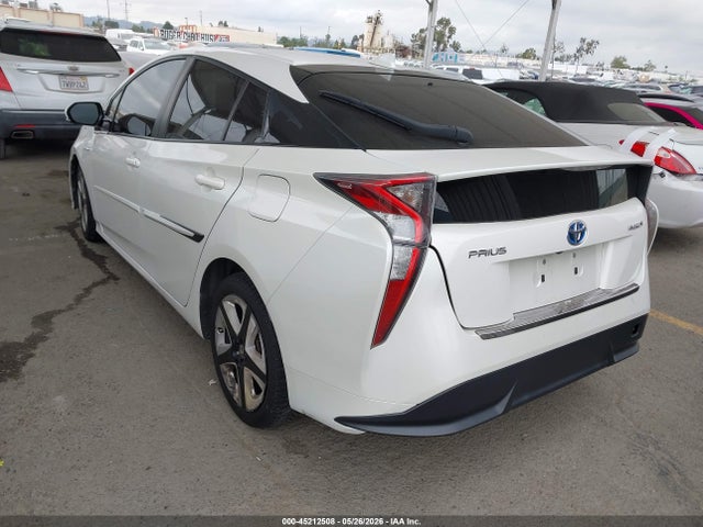 JTDKARFU1G3517417 Toyota Prius Three Touring