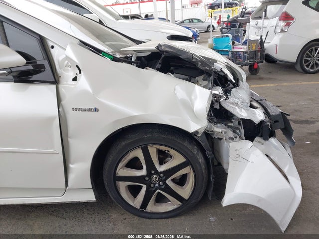 JTDKARFU1G3517417 Toyota Prius Three Touring