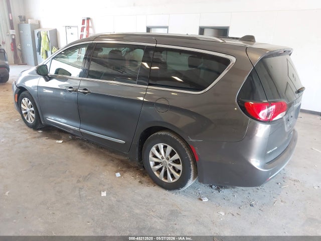 2018 Chrysler Pacifica Touring L Plus მანქანა იყიდება აუქციონზე, vin: 2C4RC1EG8JR130531, აუქციონის ნომერი: 45212520