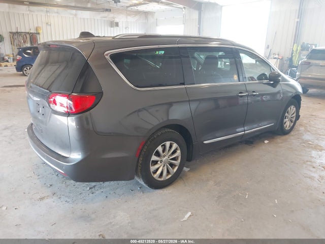 2018 Chrysler Pacifica Touring L Plus მანქანა იყიდება აუქციონზე, vin: 2C4RC1EG8JR130531, აუქციონის ნომერი: 45212520