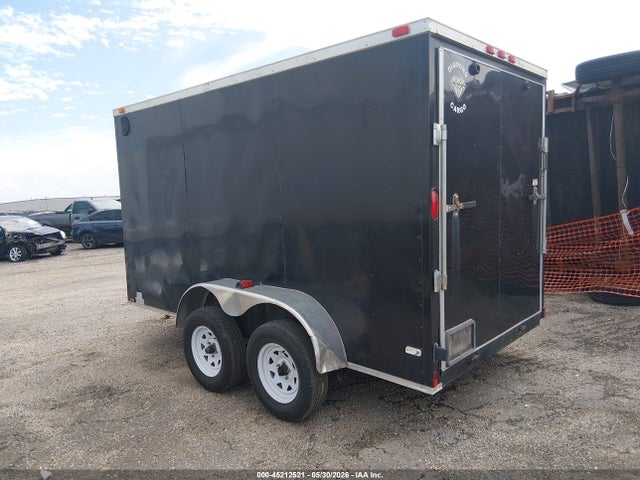 Diamond Enclosed Trailer 2014 53NBE122XE1023421 Image 3