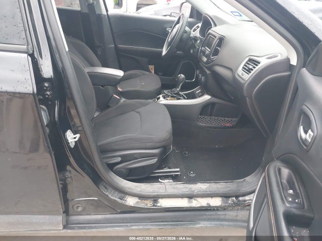 45212535 :رقم المزاد ، 3C4NJCAB6JT438823 vin ، 2018 Jeep Compass Sport Fwd مزاد بيع