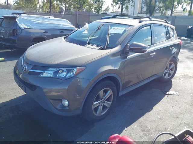 JTMWFREV3FD044125 Toyota Rav4 Xle