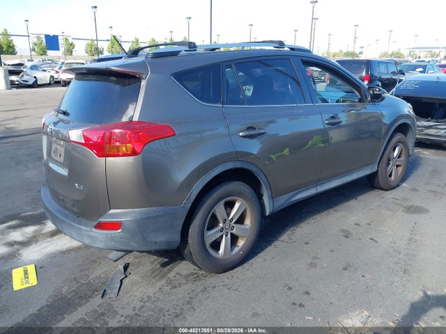 JTMWFREV3FD044125 Toyota Rav4 Xle