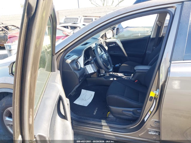 JTMWFREV3FD044125 Toyota Rav4 Xle