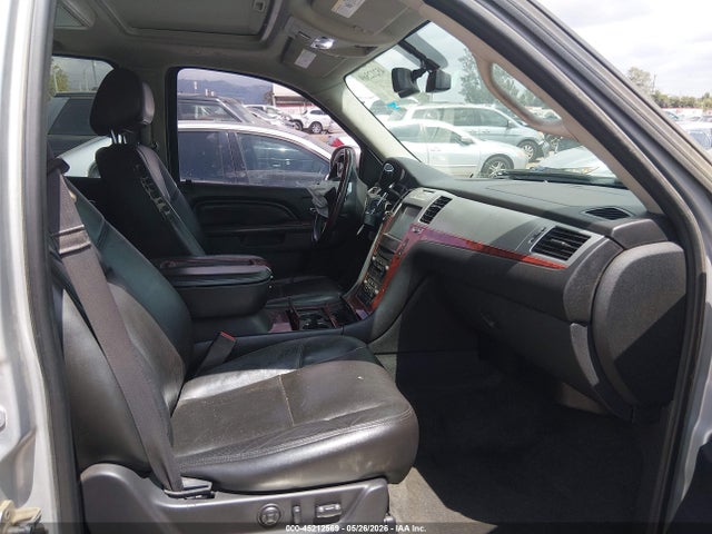 2013 Cadillac Escalade Esv Premium მანქანა იყიდება აუქციონზე, vin: 1GYS3JEF3DR316362, აუქციონის ნომერი: 45212569