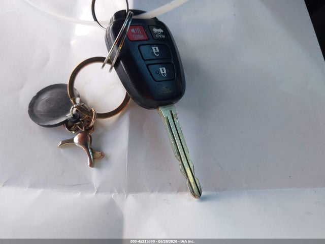 45212599 :رقم المزاد ، 4T1BF1FK8HU439811 vin ، 2017 Toyota Camry Se مزاد بيع