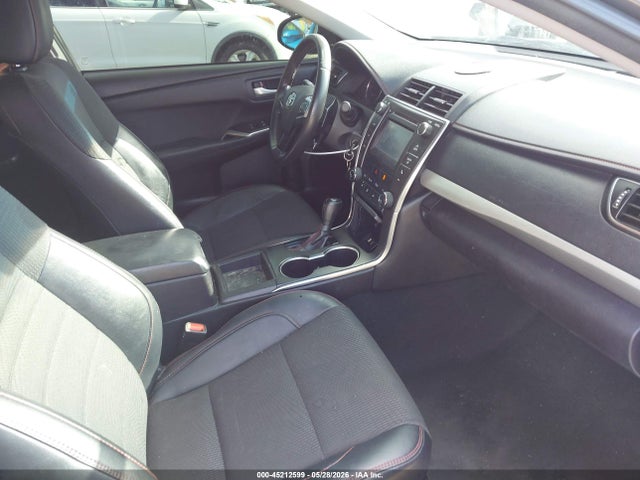 45212599 :رقم المزاد ، 4T1BF1FK8HU439811 vin ، 2017 Toyota Camry Se مزاد بيع
