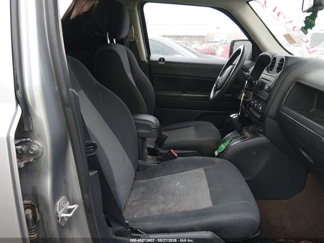 45212602 :رقم المزاد ، 1C4NJPBB6FD275173 vin ، 2015 Jeep Patriot Sport مزاد بيع