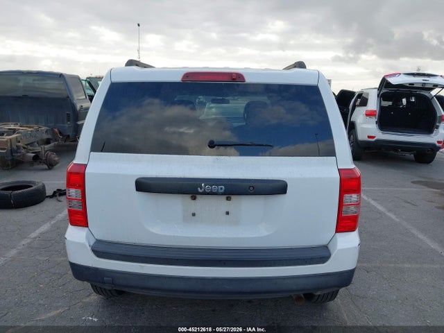 1C4NJPBAXFD438379 Jeep Patriot Sport