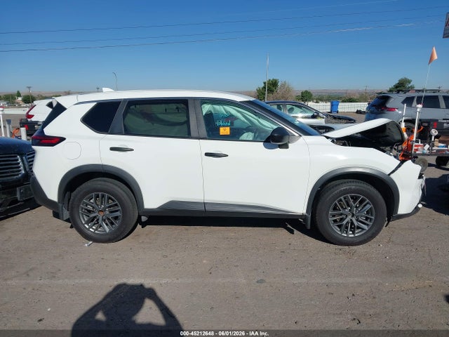 5N1AT3AA1MC746929 Nissan Rogue S Fwd