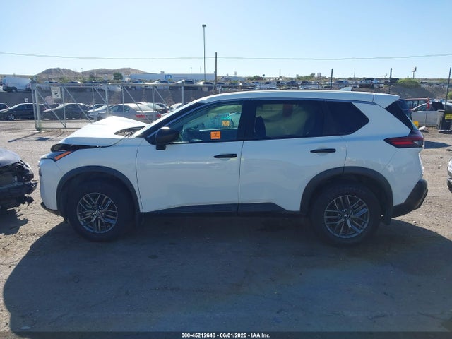 5N1AT3AA1MC746929 Nissan Rogue S Fwd