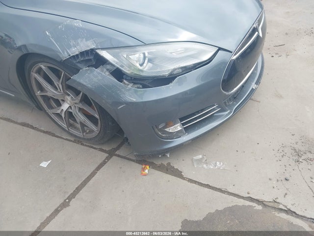 45212662 :رقم المزاد ، 5YJSA1H12EFP42417 vin ، 2014 Tesla Model S P85 مزاد بيع