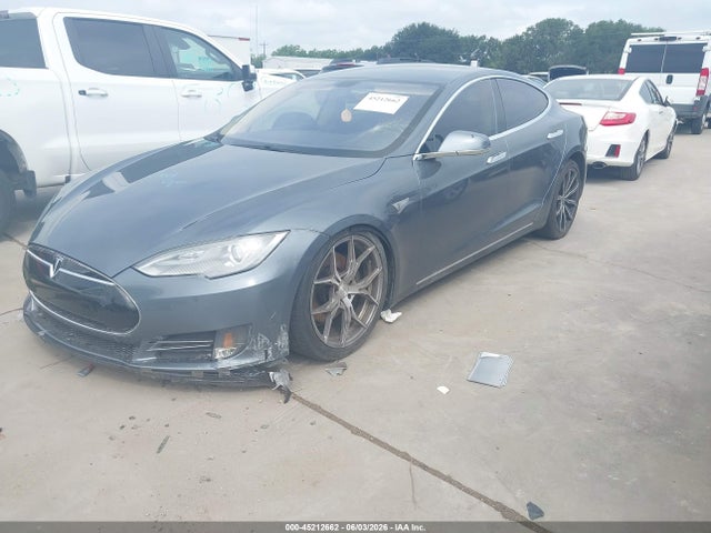 45212662 :رقم المزاد ، 5YJSA1H12EFP42417 vin ، 2014 Tesla Model S P85 مزاد بيع