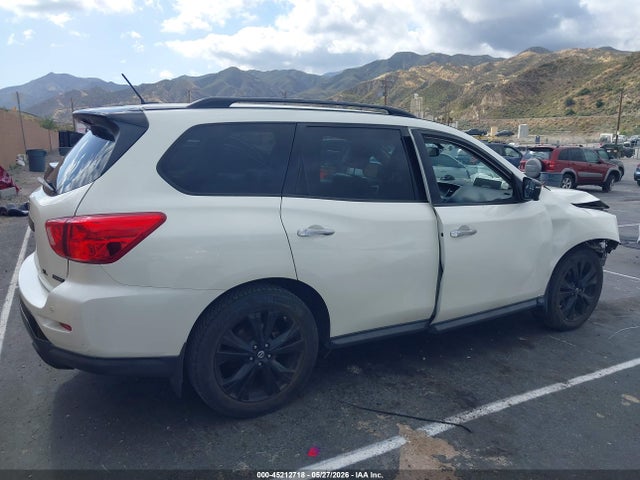 5N1DR2MN1JC673853 Nissan Pathfinder Sl