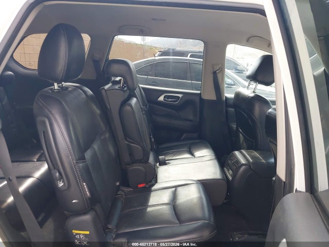 5N1DR2MN1JC673853 Nissan Pathfinder Sl