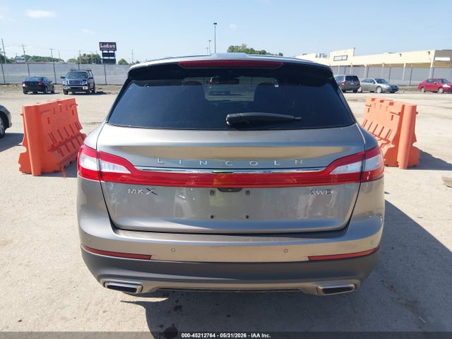 2LMTJ8LR9GBL68172 Lincoln Mkx Reserve