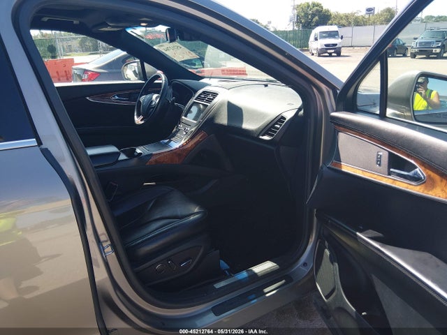 2LMTJ8LR9GBL68172 Lincoln Mkx Reserve