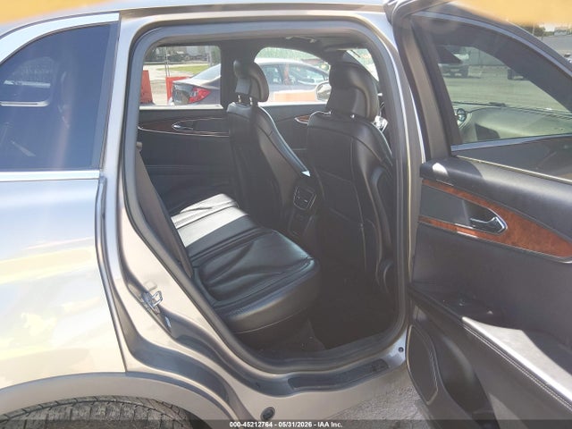 2LMTJ8LR9GBL68172 Lincoln Mkx Reserve