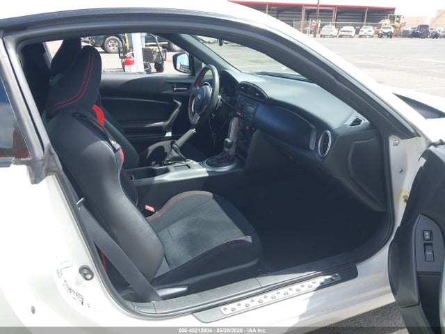 45212804 :رقم المزاد ، JF1ZNAA17D2732938 vin ، 2013 Scion Fr-s 10 Series مزاد بيع