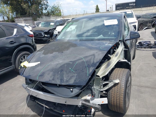 7SAYGDED0TF414342 Tesla Model Y Premium Rear-wheel Drive/rear-wheel Drive